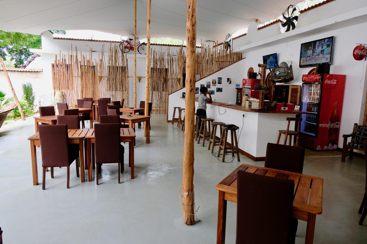 27 Cafe Zanzibar Airport Hotel Exterior photo