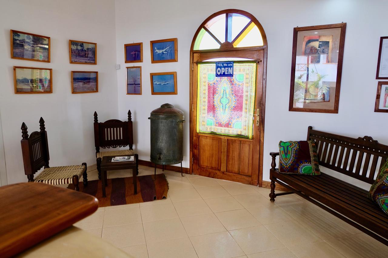 27 Cafe Zanzibar Airport Hotel Exterior photo
